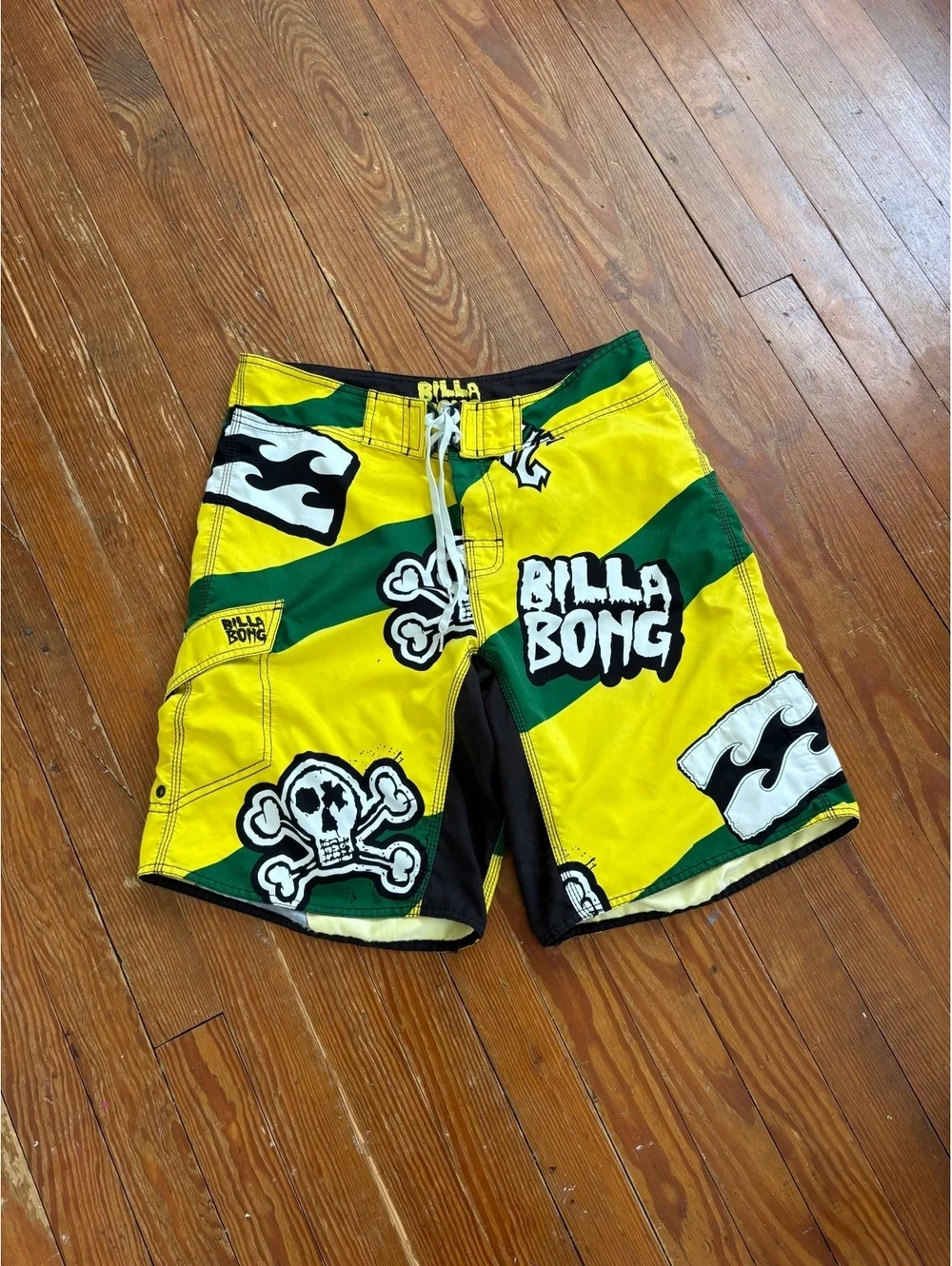 vintage 2000s y2k surfwear billabong board shorts